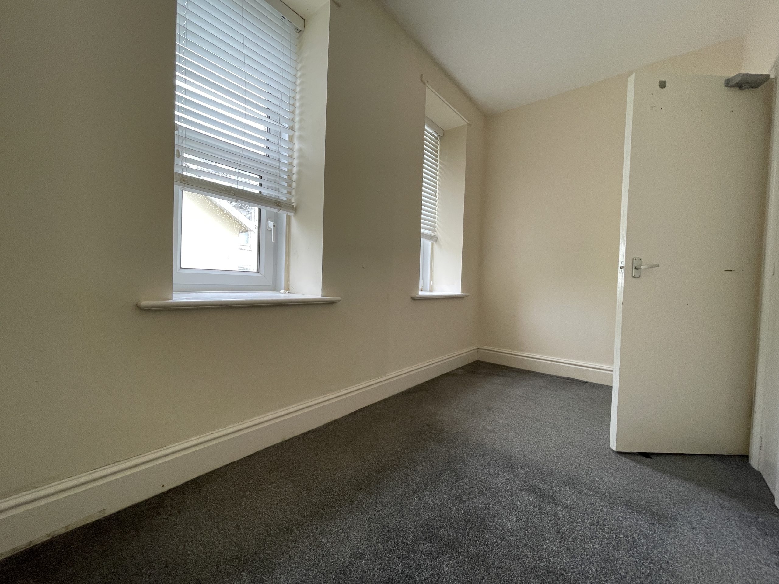 1 Hutchinson Square, Douglas, Isle of Man, IM2 4HU. - Photo 5 of 6