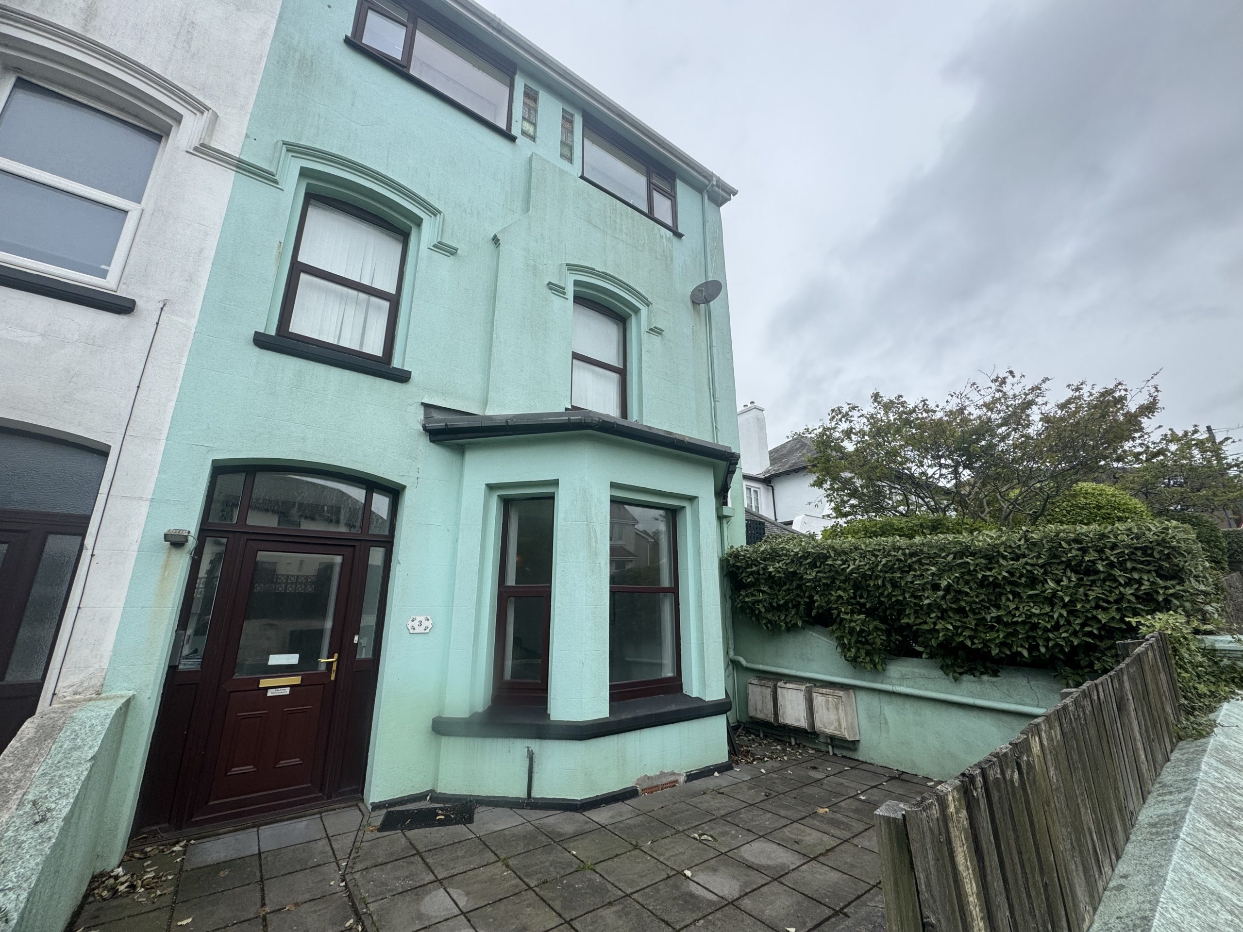 3 Laureston View , Ballaquayle Road , Douglas , Isle of Man , IM2 5DA. - Photo 1 of 12