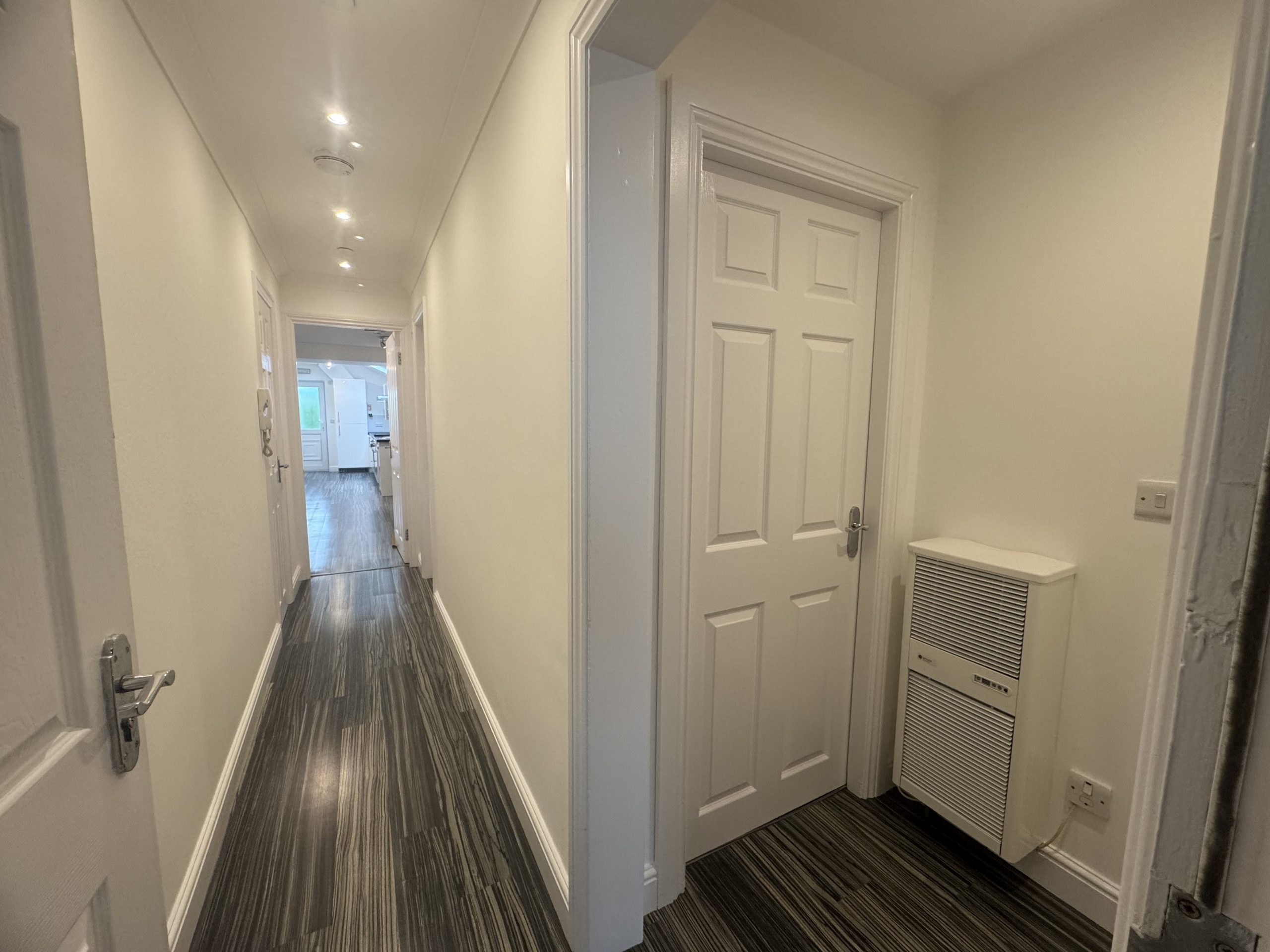 3 Laureston View , Ballaquayle Road , Douglas , Isle of Man , IM2 5DA. - Photo 3 of 12