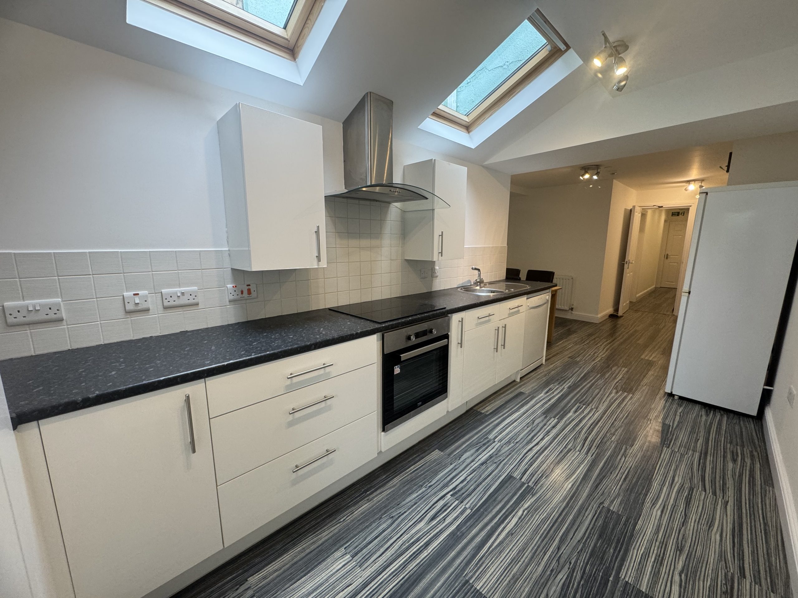 3 Laureston View , Ballaquayle Road , Douglas , Isle of Man , IM2 5DA. - Photo 4 of 12