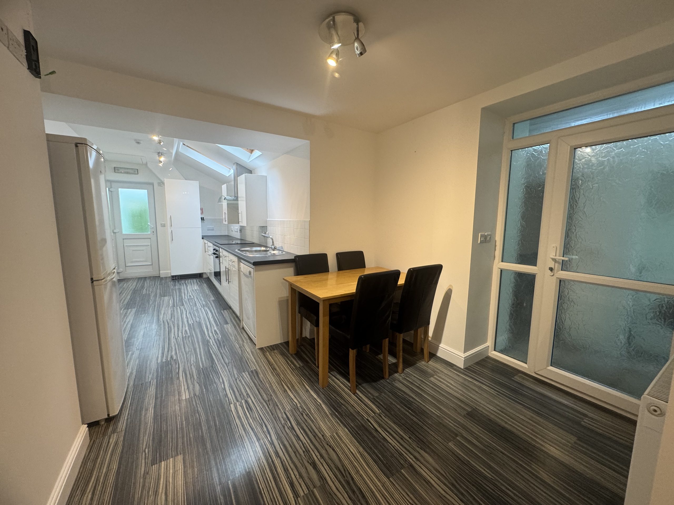 3 Laureston View , Ballaquayle Road , Douglas , Isle of Man , IM2 5DA. - Photo 5 of 12