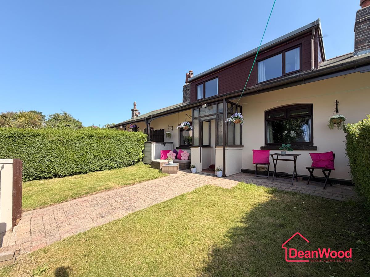 2 Richmond Terrace, Kissacks Lane, Crosby. - Photo 2 of 19