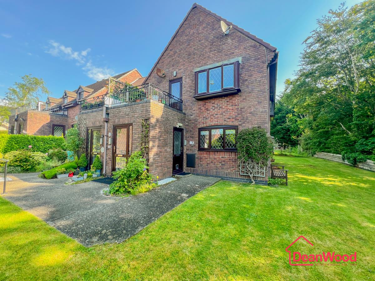 15 Eyreton Park, Crosby, isle of Man. - Photo 1 of 19