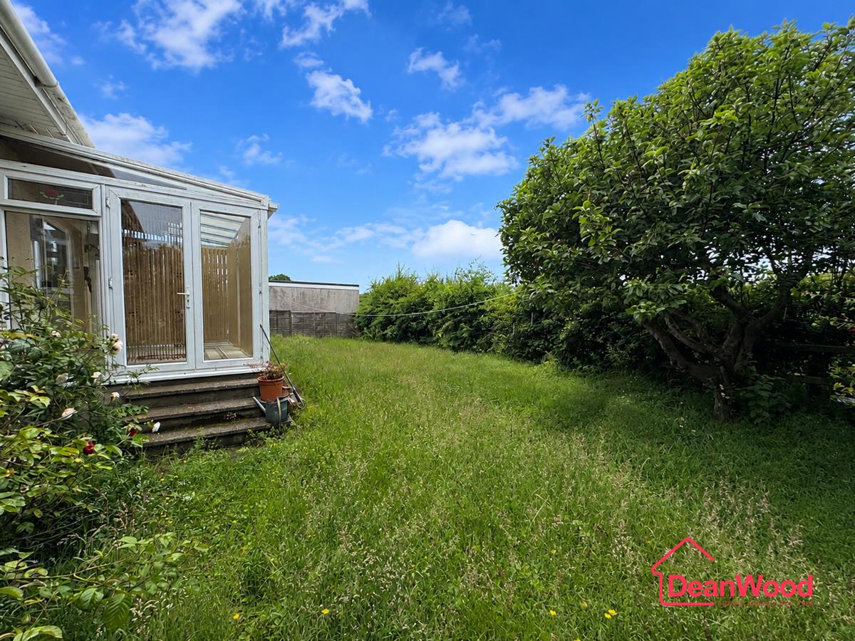 19, Meadow Court, Ballasalla, Isle of Man. - Photo 3 of 22