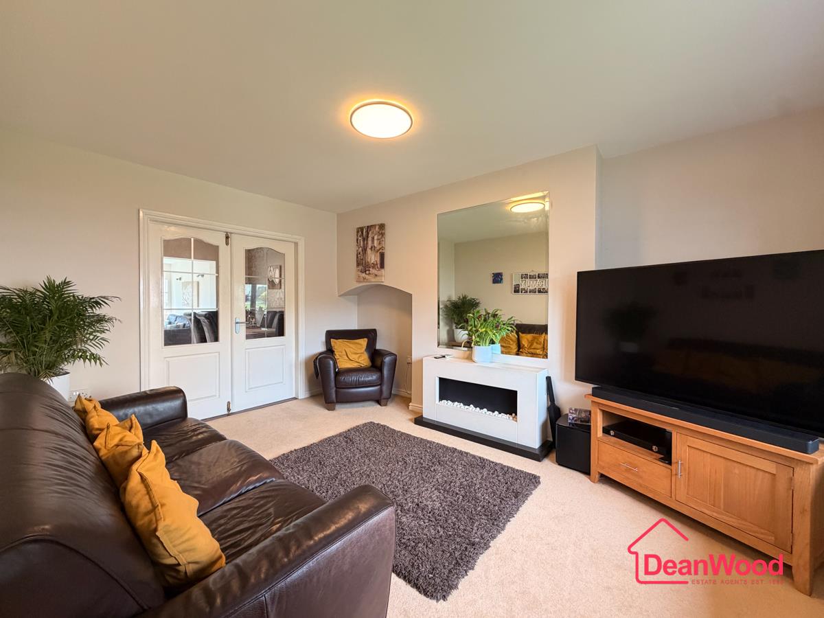 11 Larch Hill Grove, Onchan. - Photo 3 of 18