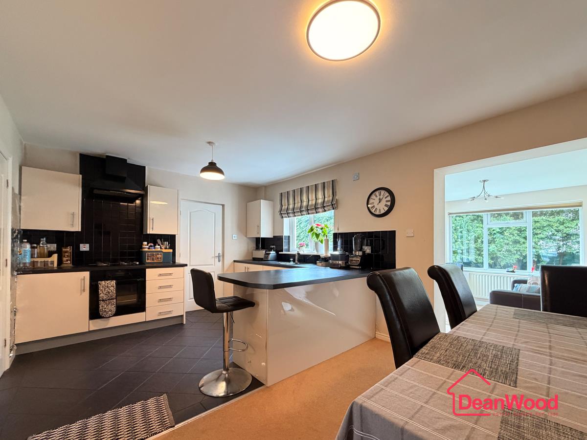 11 Larch Hill Grove, Onchan. - Photo 5 of 18