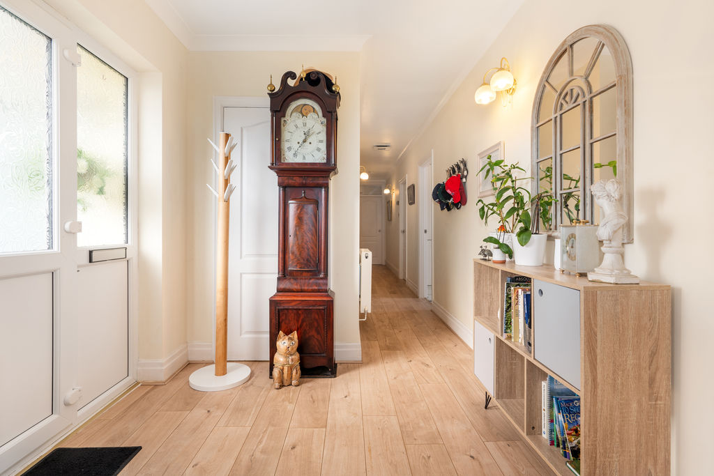 23 Hilltop Rise, Douglas IM2 2LE. - Photo 2 of 26