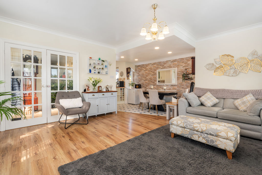 23 Hilltop Rise, Douglas IM2 2LE. - Photo 4 of 26