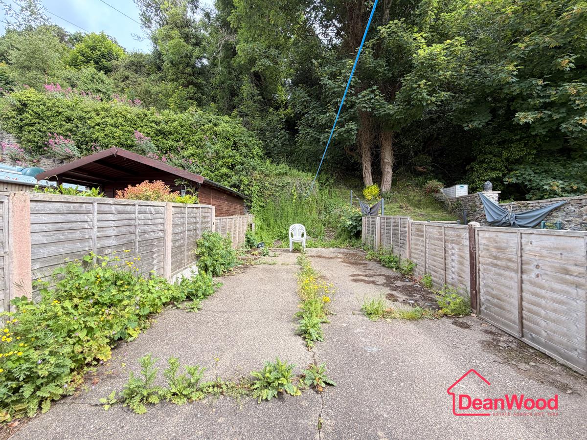 2 Chapel Terrace, Glen Road, Laxey. - Photo 3 of 14