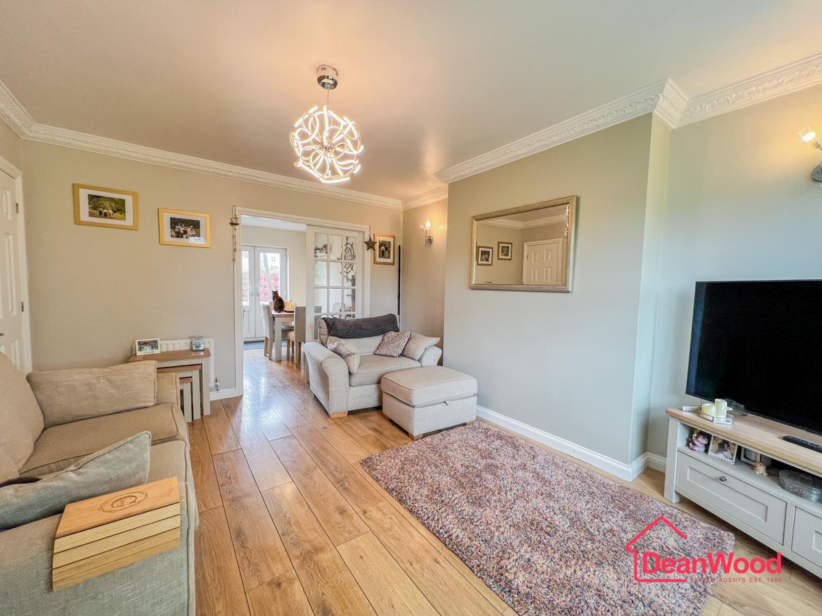 32 Berry Woods Grove, Douglas, Isle Of Man. - Photo 4 of 27