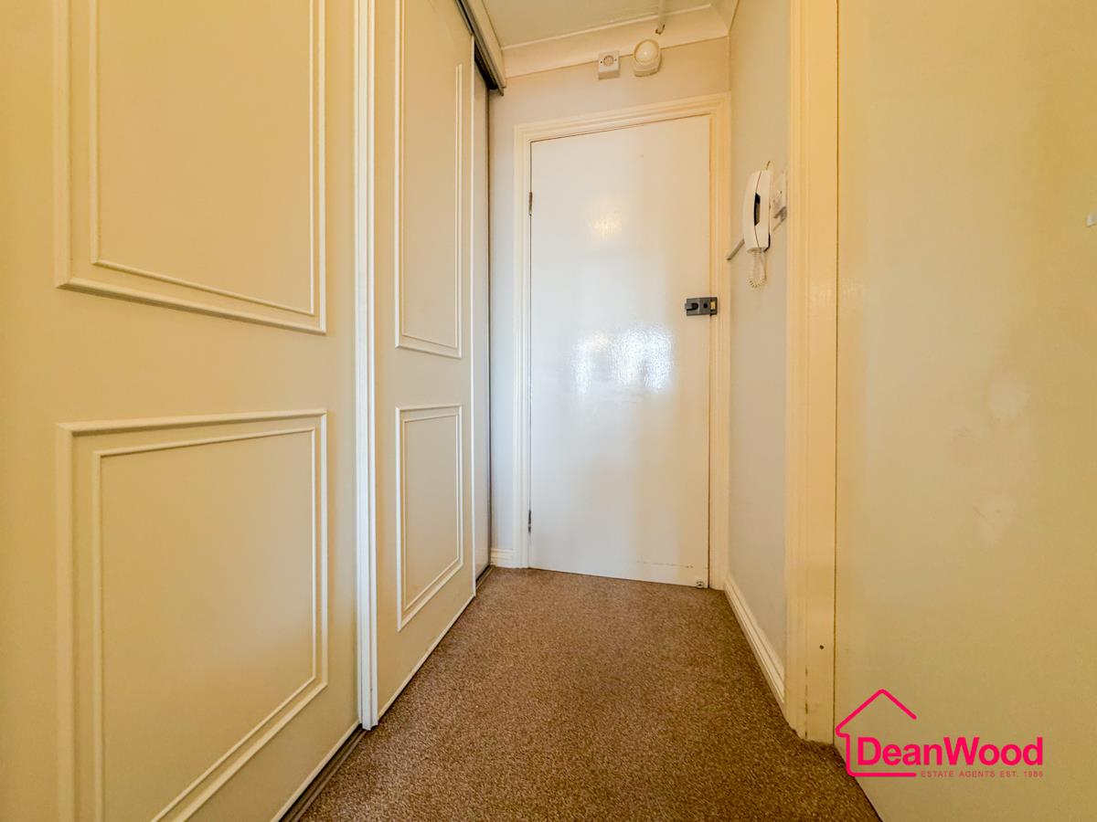 125 St. Pauls Square, Ramsey, Isle Of Man. - Photo 3 of 8