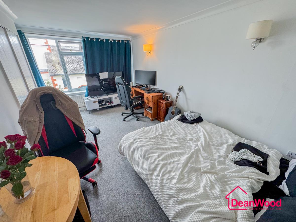 25 Rectory Court, Ramsey, Isle Of Man. - Photo 4 of 7