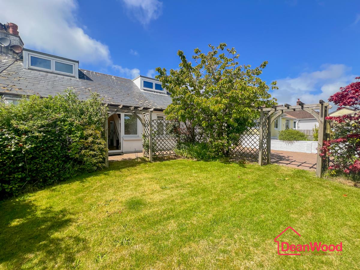 11 Ballagarey Road, Glen Vine, Isle of Man. - Photo 2 of 32