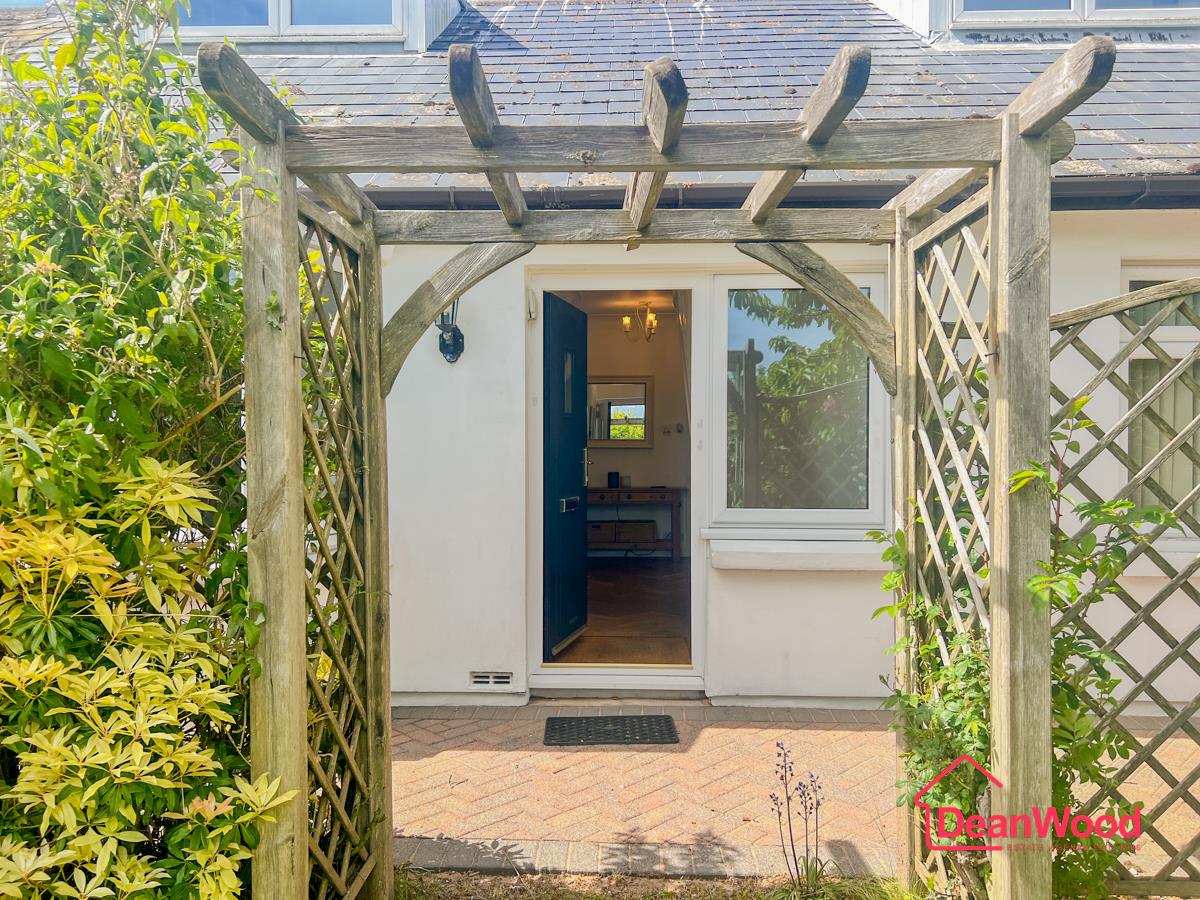 11 Ballagarey Road, Glen Vine, Isle of Man. - Photo 5 of 32