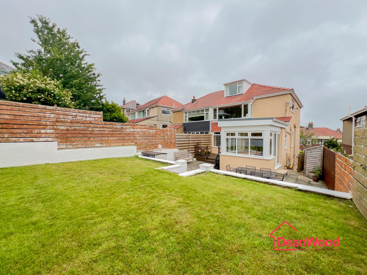18, St. Catherines Drive, Douglas, Isle Of Man. - Photo 4 of 31