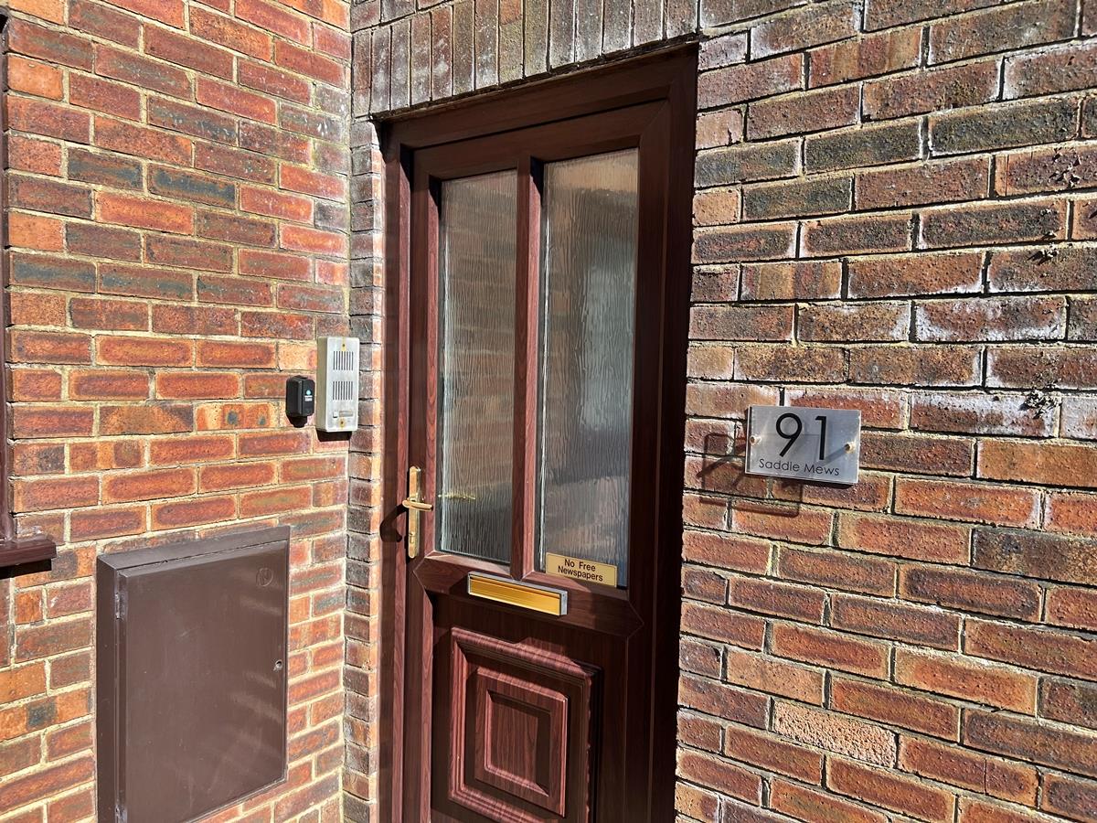 91 Saddle Mews, Douglas. - Photo 2 of 13