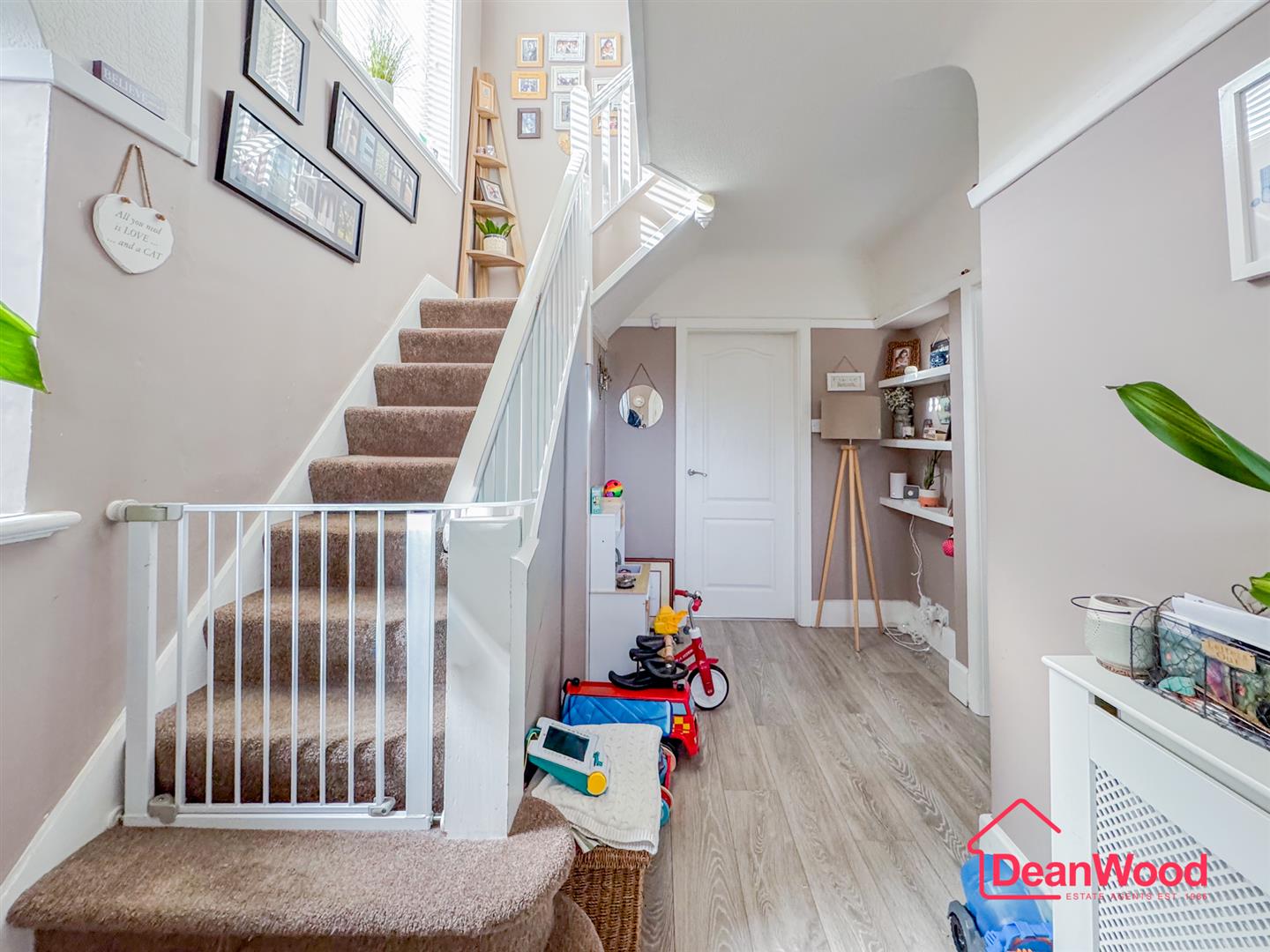 Hill View, Crescent Road, Ramsey. - Photo 4 of 38