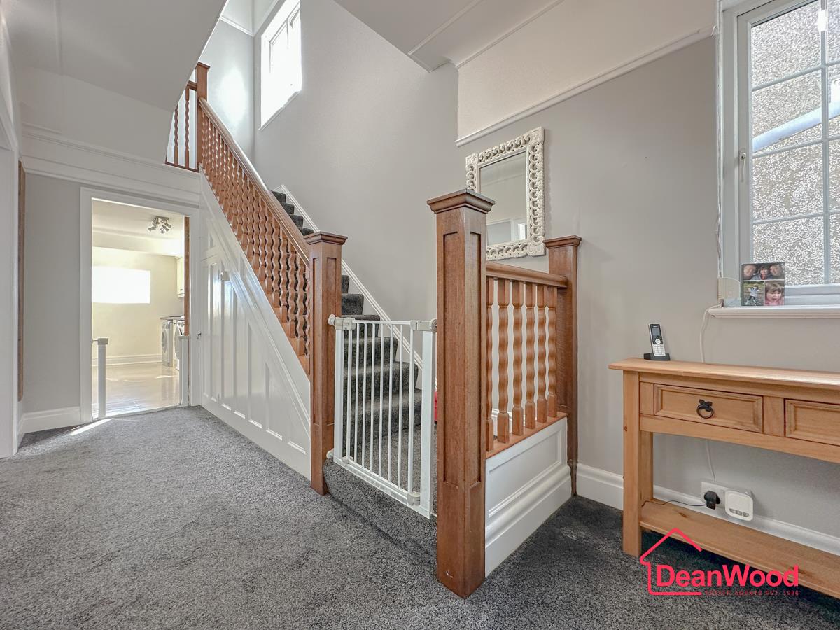 20 Governors Road, Onchan. - Photo 3 of 25