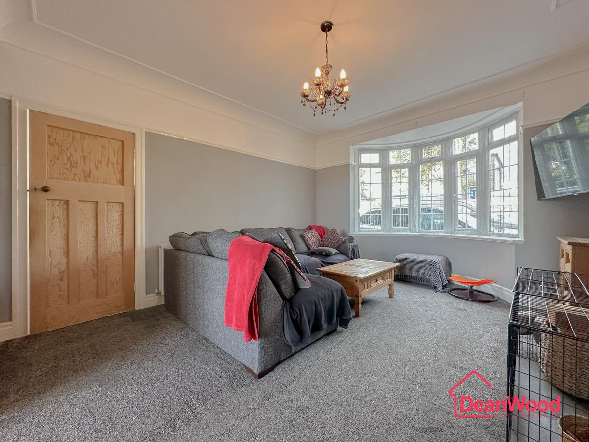 20 Governors Road, Onchan. - Photo 4 of 25