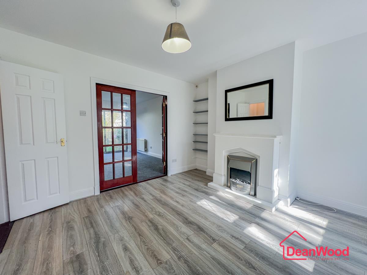 67, Murrays Lake Drive, Santon. - Photo 5 of 19