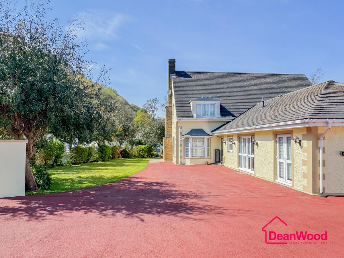 15, Queens Valley, Ramsey, Isle Of Man. - Photo 2 of 44