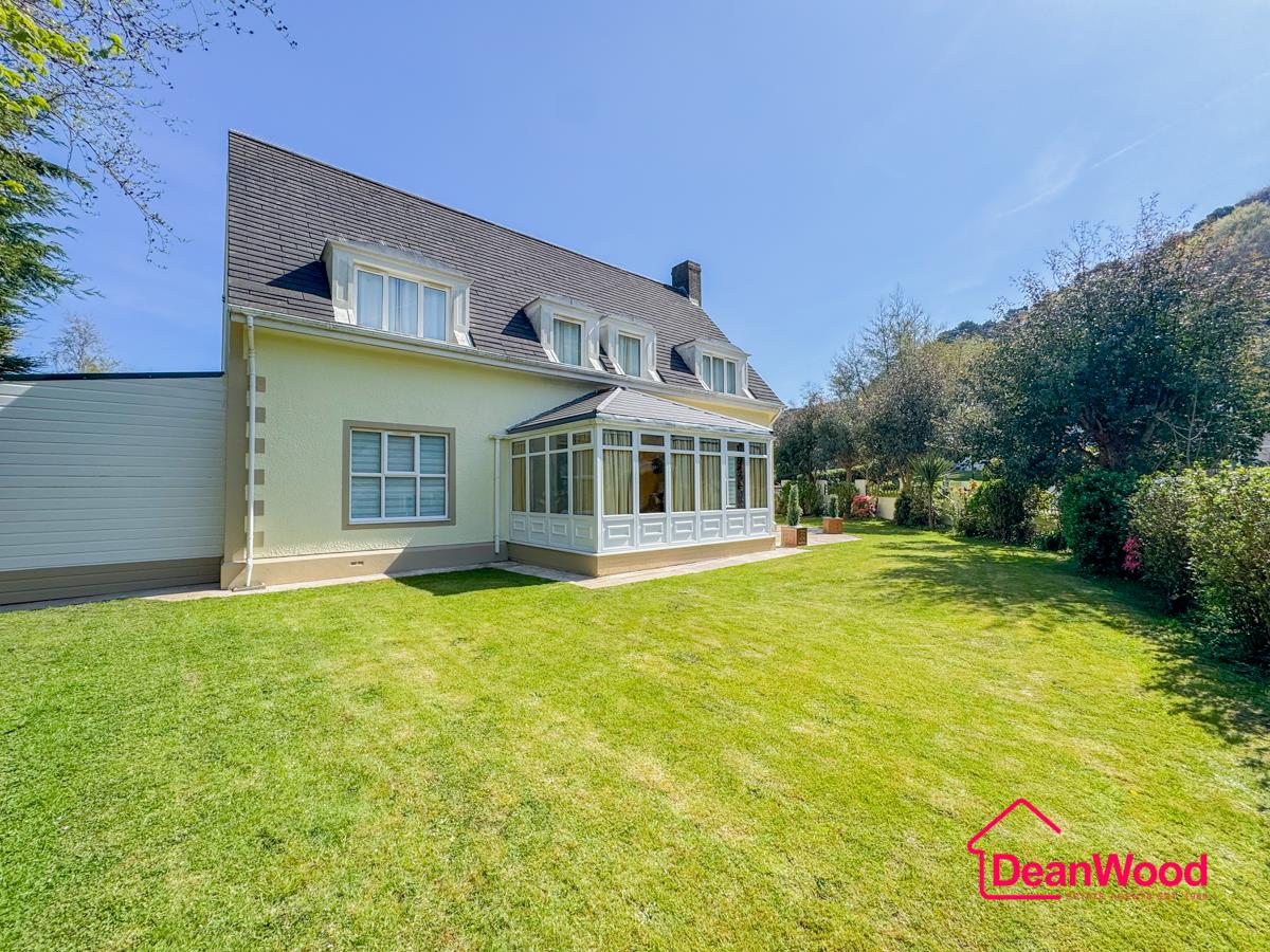 15, Queens Valley, Ramsey, Isle Of Man. - Photo 5 of 44