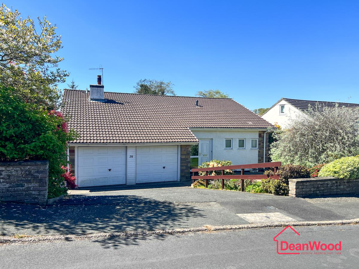 28 Reayrt Carnane, Tromode, Isle of Man, Douglas. - Photo 1 of 25