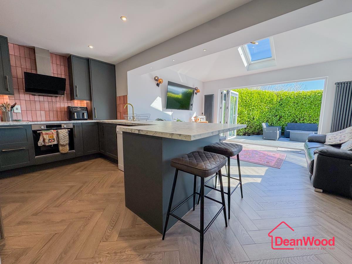 44, Ballakermeen Drive, Douglas, Isle Of Man. - Photo 4 of 35