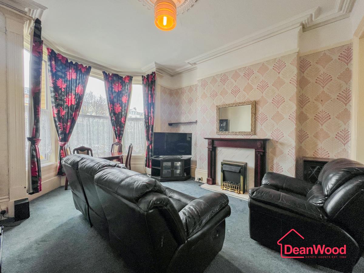 13 Hutchinson Square, Douglas, Isle of Man. - Photo 5 of 25
