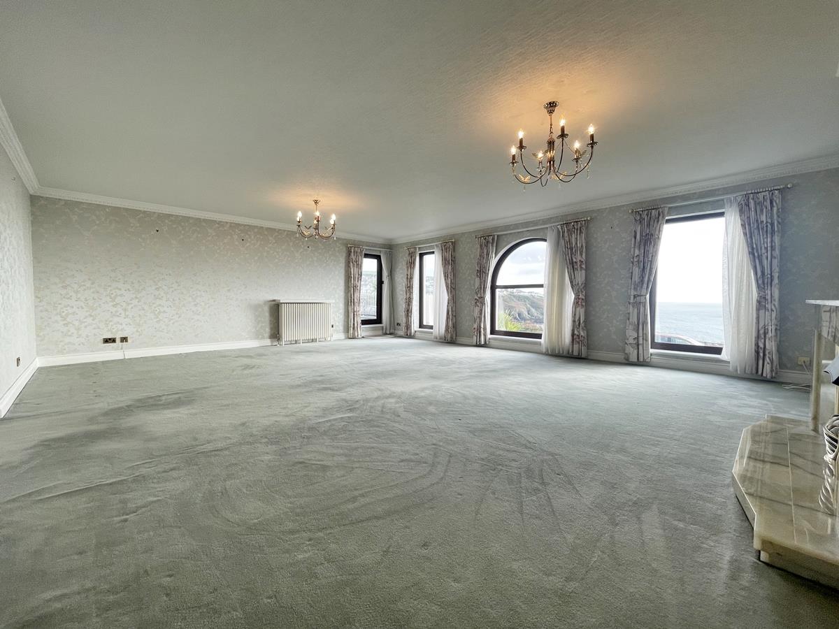 Sea Cliff Road, Onchan. - Photo 4 of 27