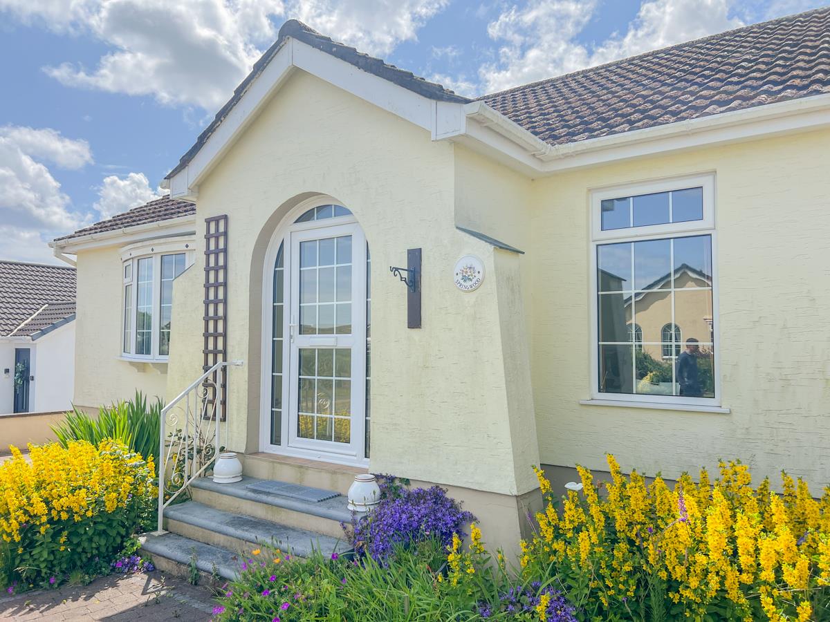 13 Harcroft Avenue, Saddlestone, Douglas. - Photo 2 of 34