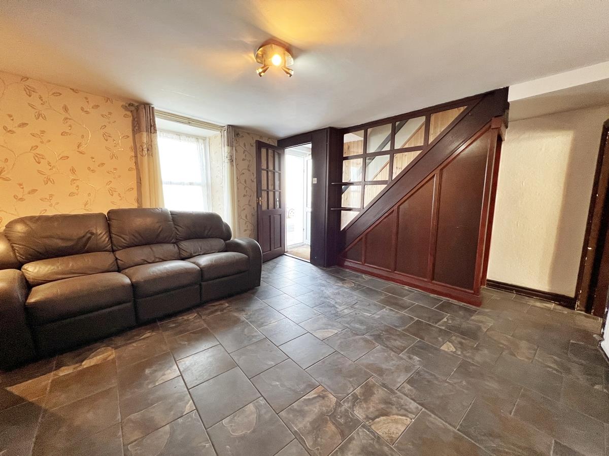 19, Shore Road, Peel, Isle Of Man. - Photo 4 of 20