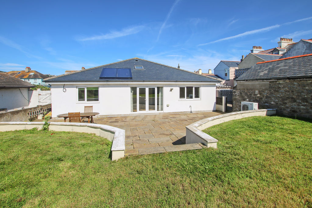 Renwall Garden, Queens Road, Port St Mary IM9 5EN. - Photo 1 of 23