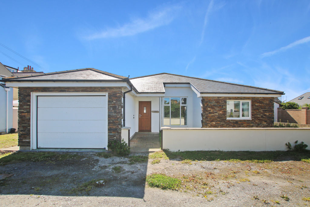 Renwall Garden, Queens Road, Port St Mary IM9 5EN. - Photo 2 of 23