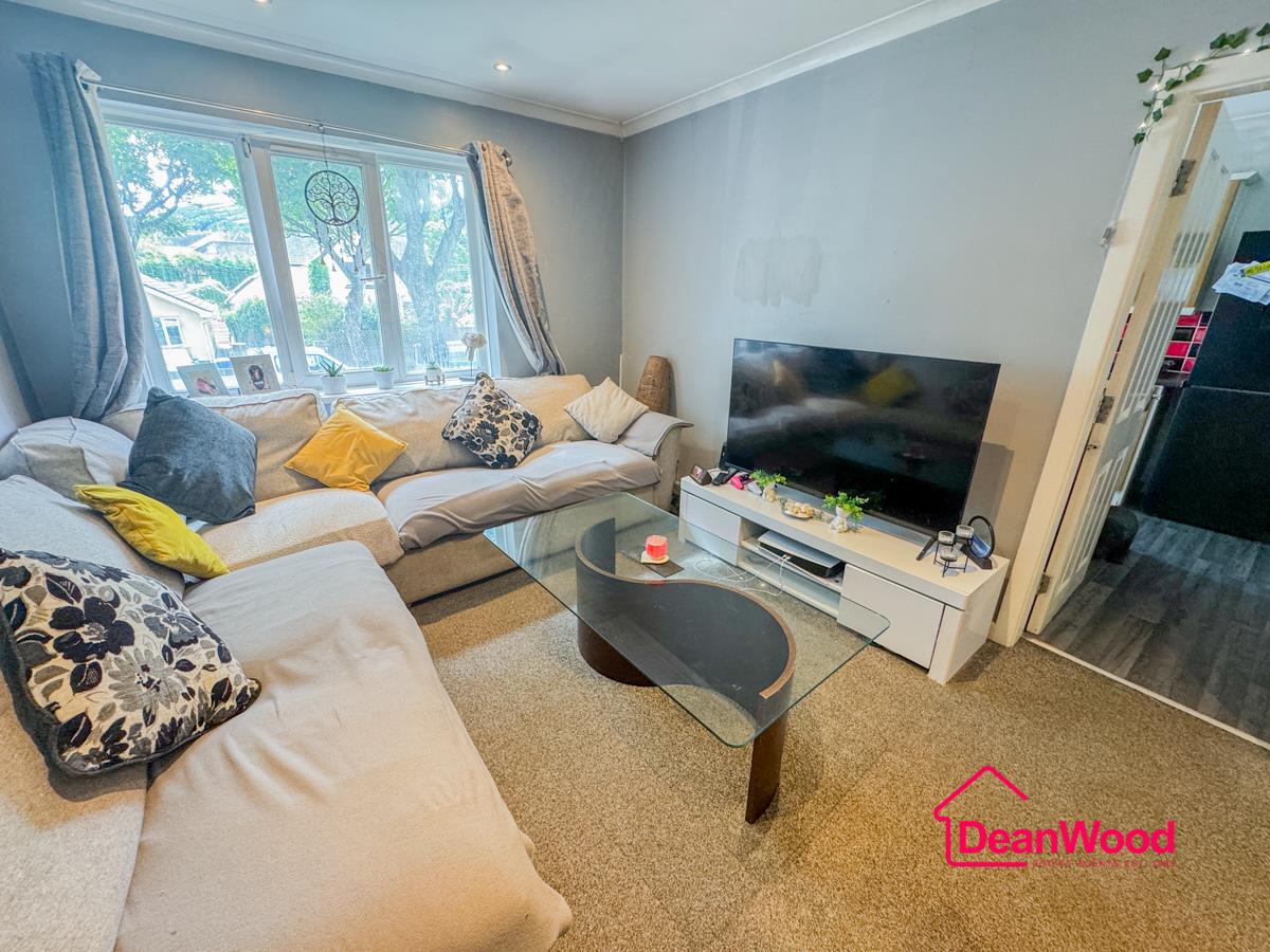 4 Carlton Grove, Queens Drive West, Ramsey, Isle Of Man. - Photo 5 of 12