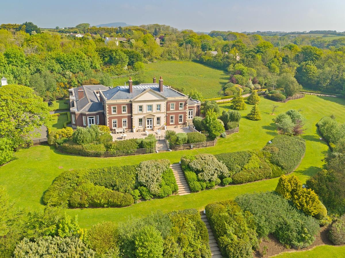 Ballarioghyn House, Ballavale Road, Santon, Isle of Man. - Photo 2 of 65