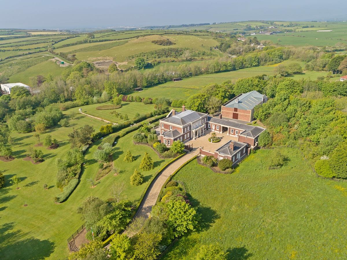 Ballarioghyn House, Ballavale Road, Santon, Isle of Man. - Photo 4 of 65