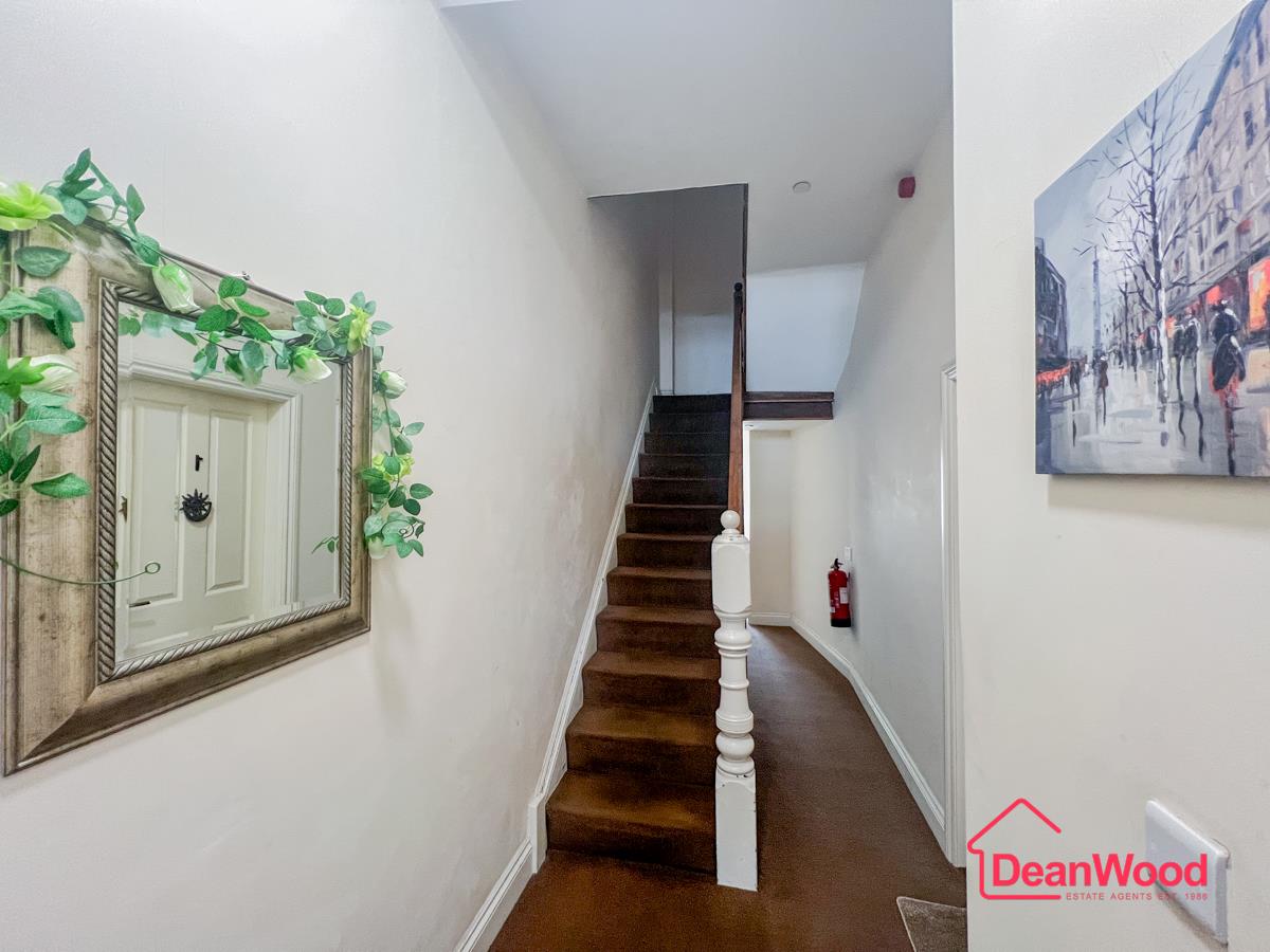 Apt 2, 30 Demesne Road, Douglas, Isle Of Man. - Photo 3 of 12