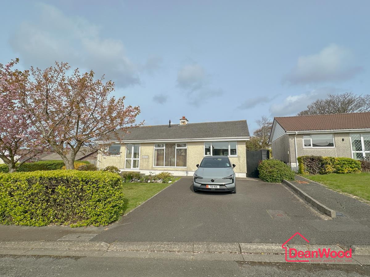 9 The Kirkway, Onchan. - Photo 2 of 31