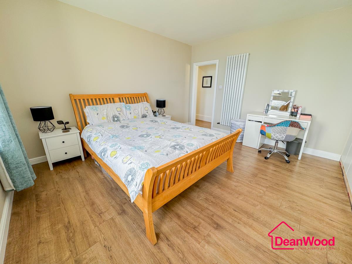 Apartment 14 Burnville Court, Mooragh Promenade, Ramsey. - Photo 5 of 13