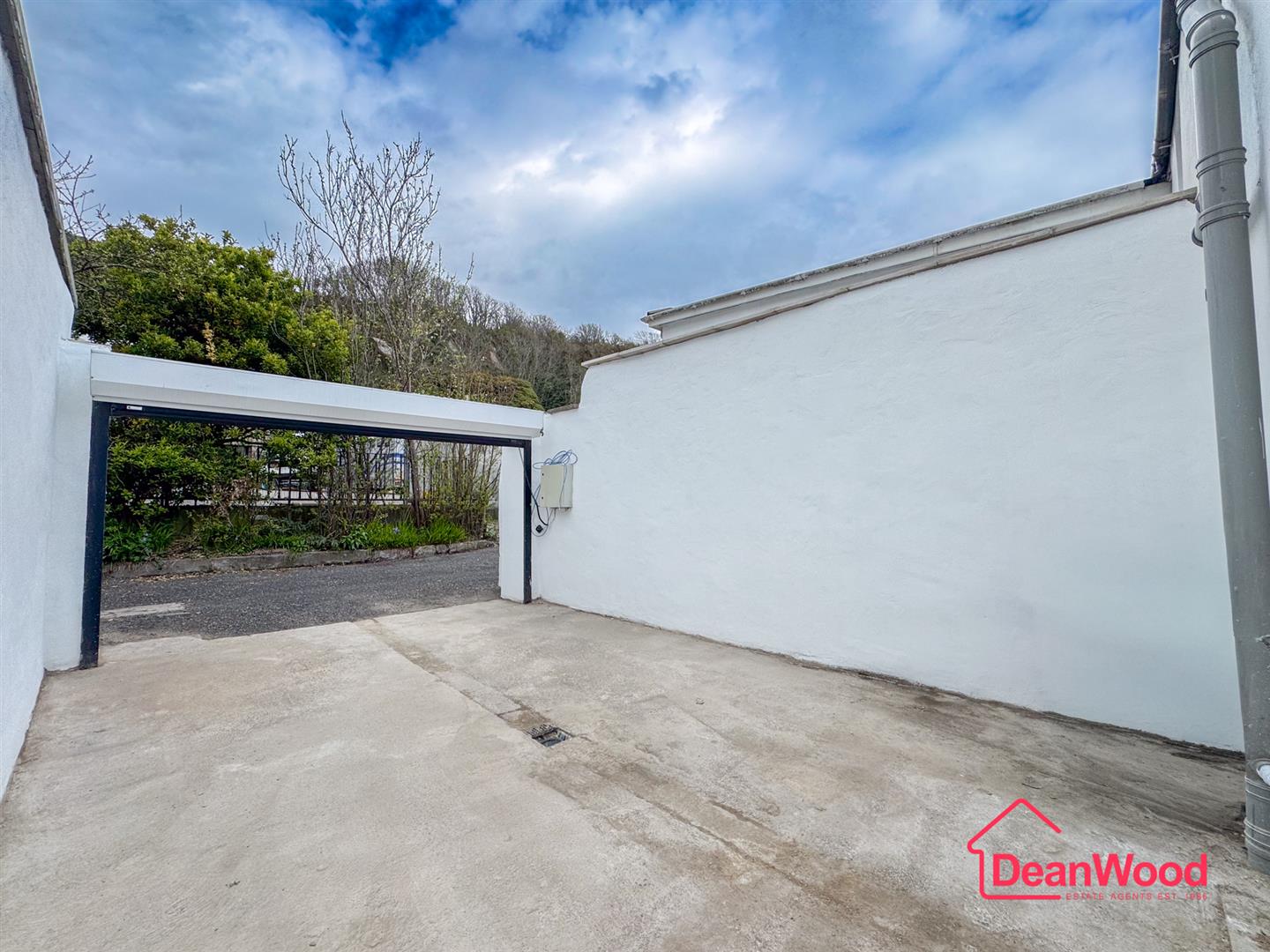 2 Summerhill Grove, Douglas, Isle of Man. - Photo 3 of 19