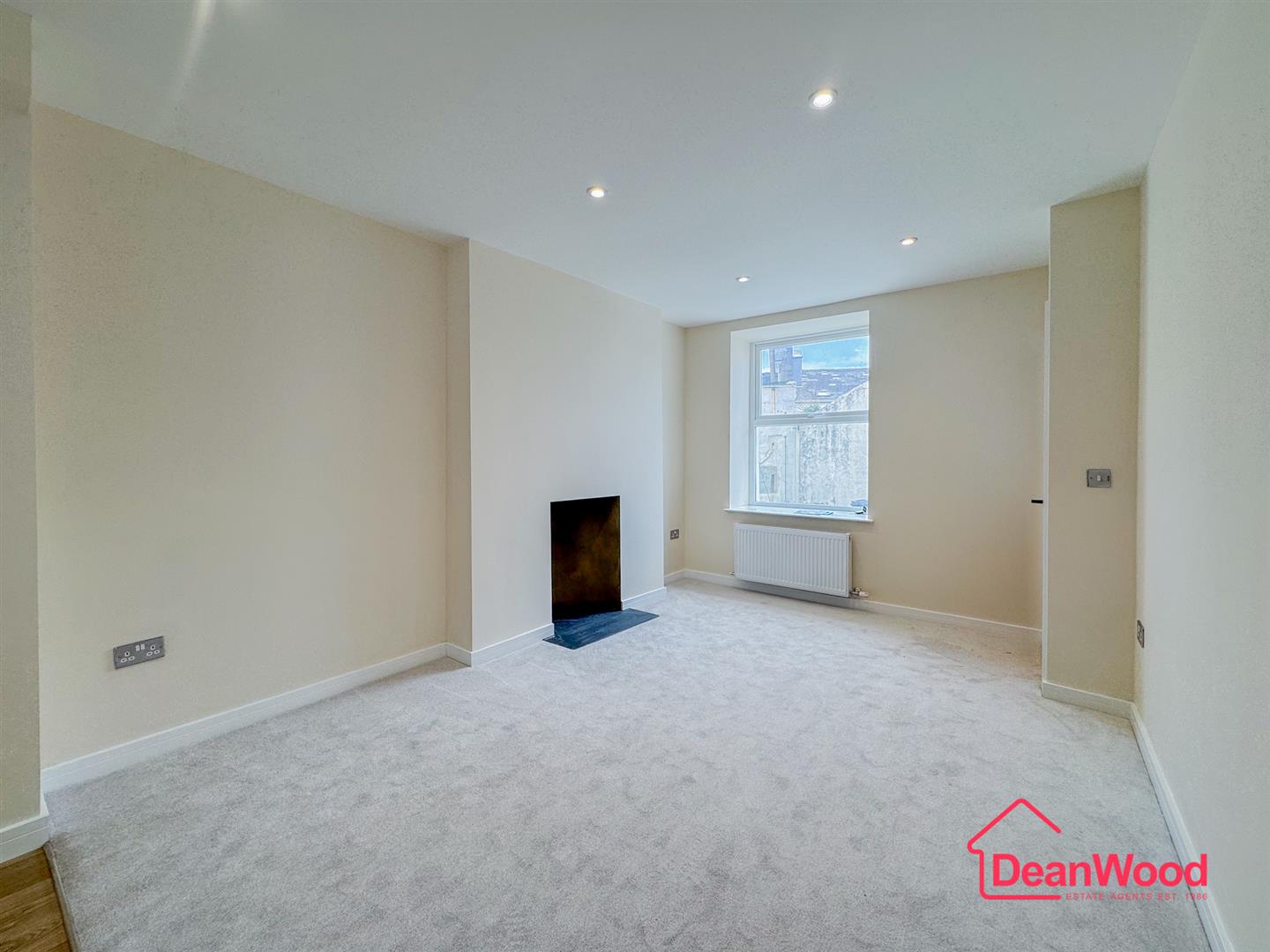 2 Summerhill Grove, Douglas, Isle of Man. - Photo 5 of 19