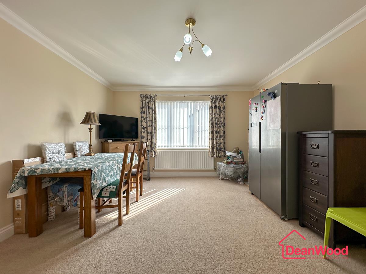 2 Queen Margaret Way, Glen Vine. - Photo 5 of 22