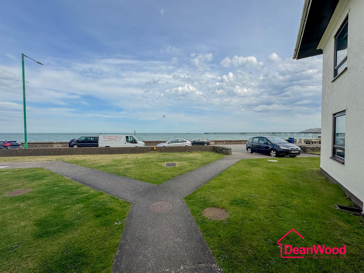 8 Royal Court Queens Promenade, Ramsey, Isle Of Man. - Photo 4 of 24