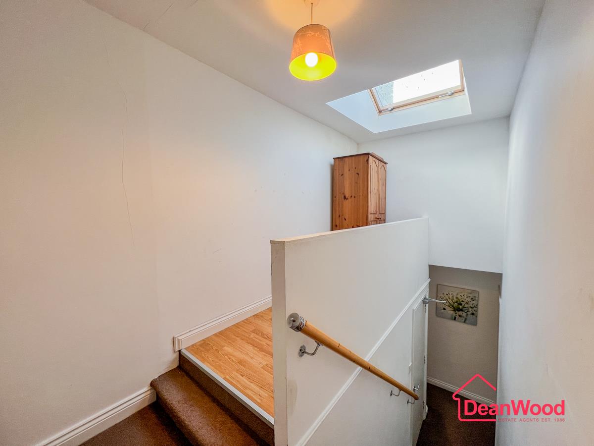16 Marlborough Court, Douglas, Isle Of Man. - Photo 3 of 18