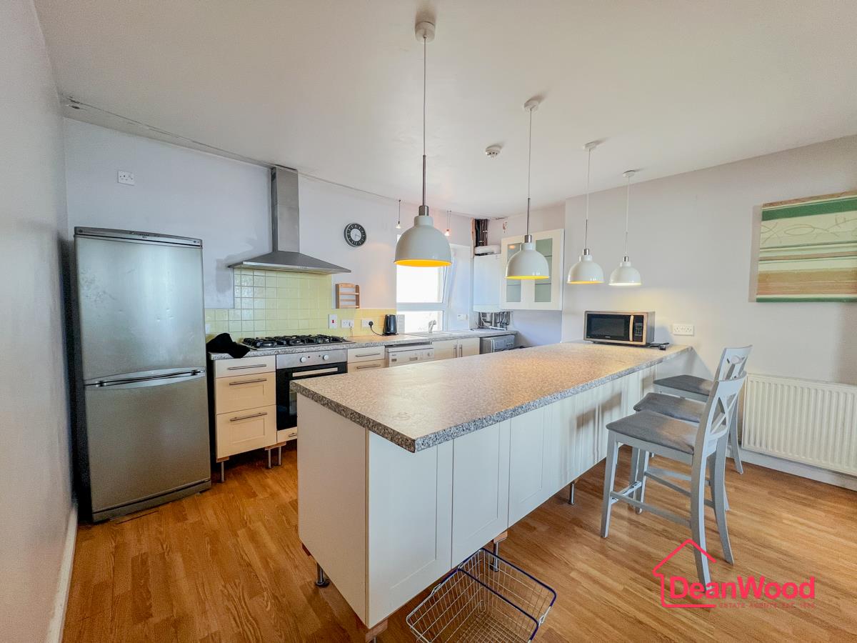 16 Marlborough Court, Douglas, Isle Of Man. - Photo 4 of 18