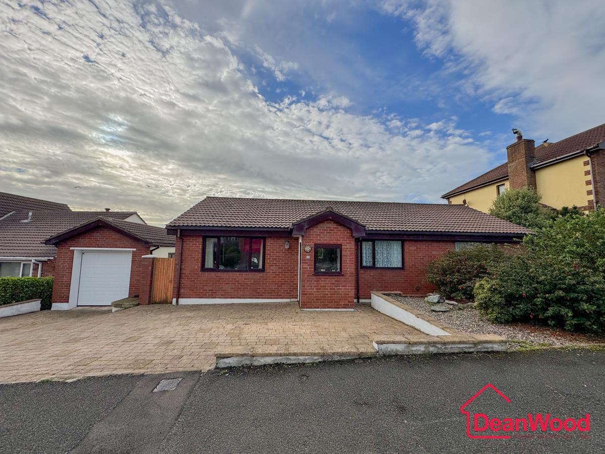 28 Rhenwyllan Close, Port St. Mary, Isle of Man, Port St Mary. - Photo 1 of 33