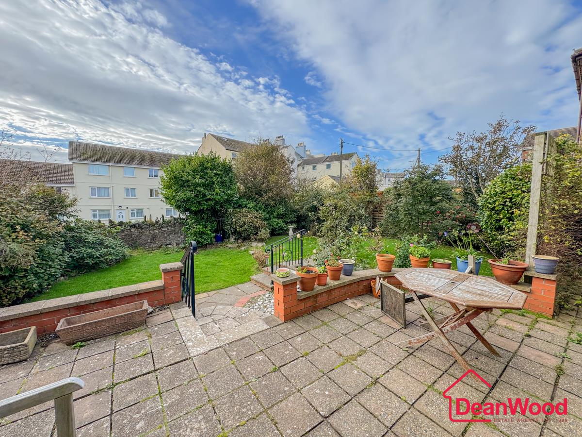 28 Rhenwyllan Close, Port St. Mary, Isle of Man, Port St Mary. - Photo 2 of 33