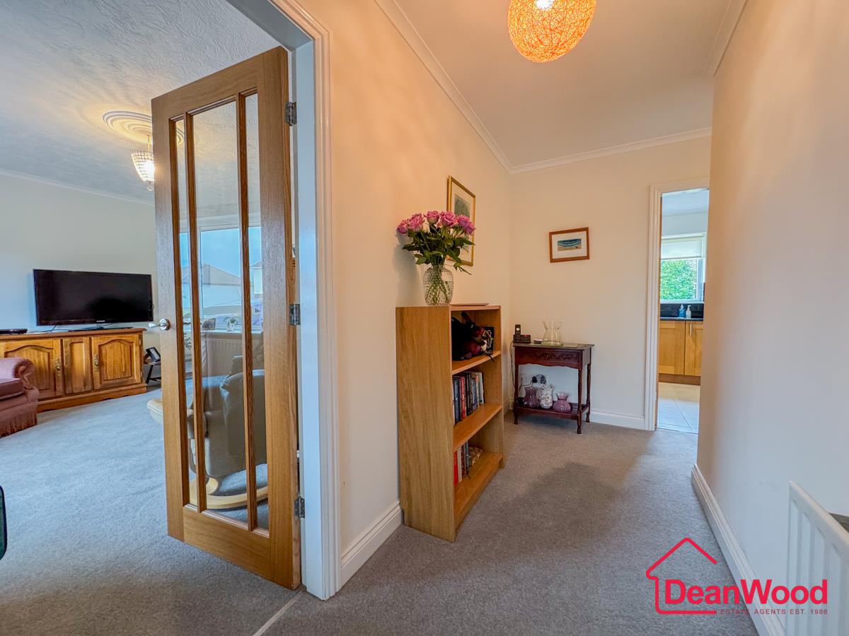 28 Rhenwyllan Close, Port St. Mary, Isle of Man, Port St Mary. - Photo 5 of 33