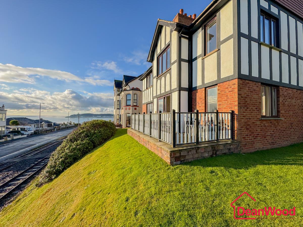 1 Douglas Bay Apartments, King Edward Close, Onchan, Douglas. - Photo 1 of 28
